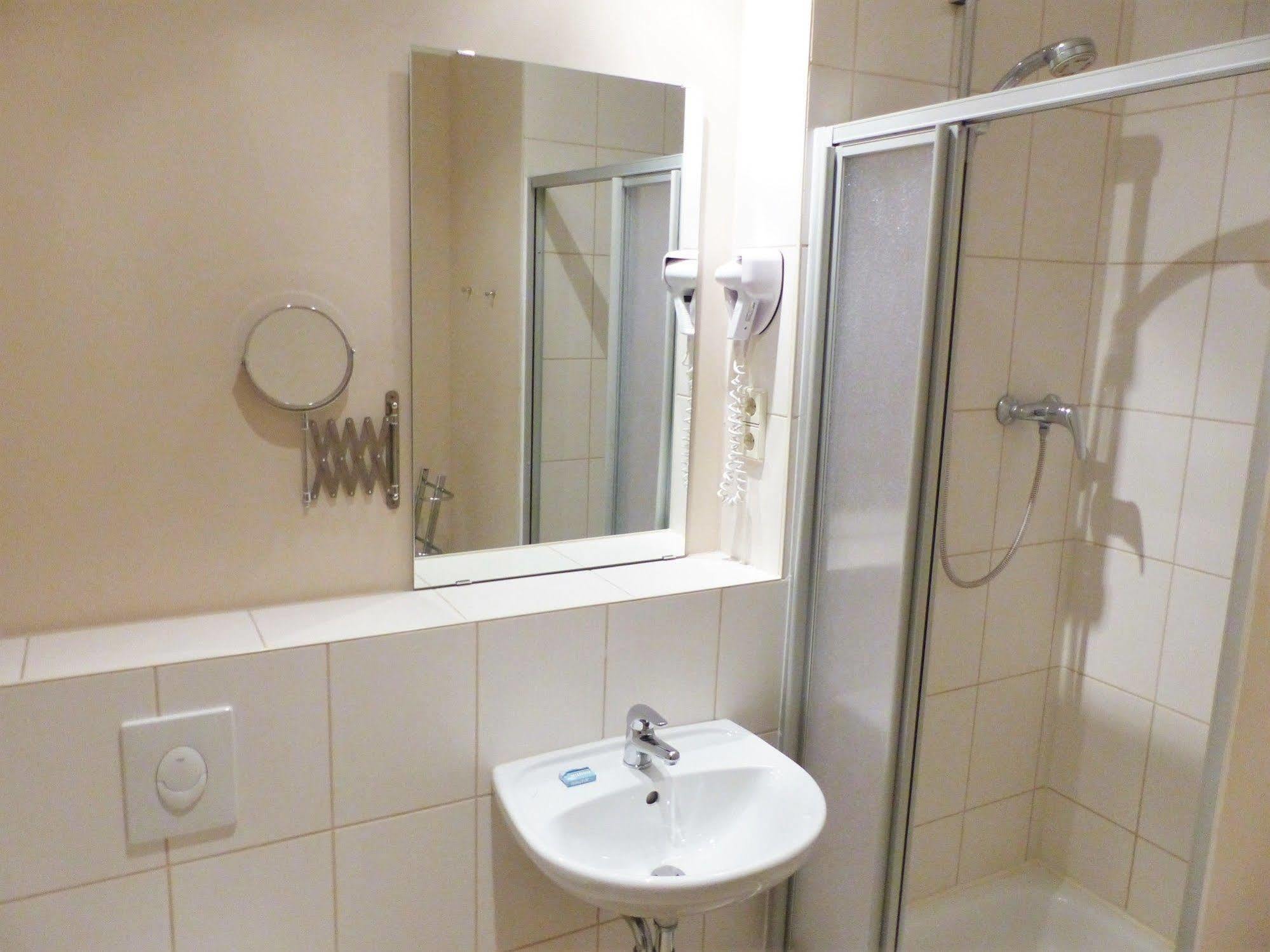 Hotel Elegia Am Kurfuerstendamm Berlin Bagian luar foto