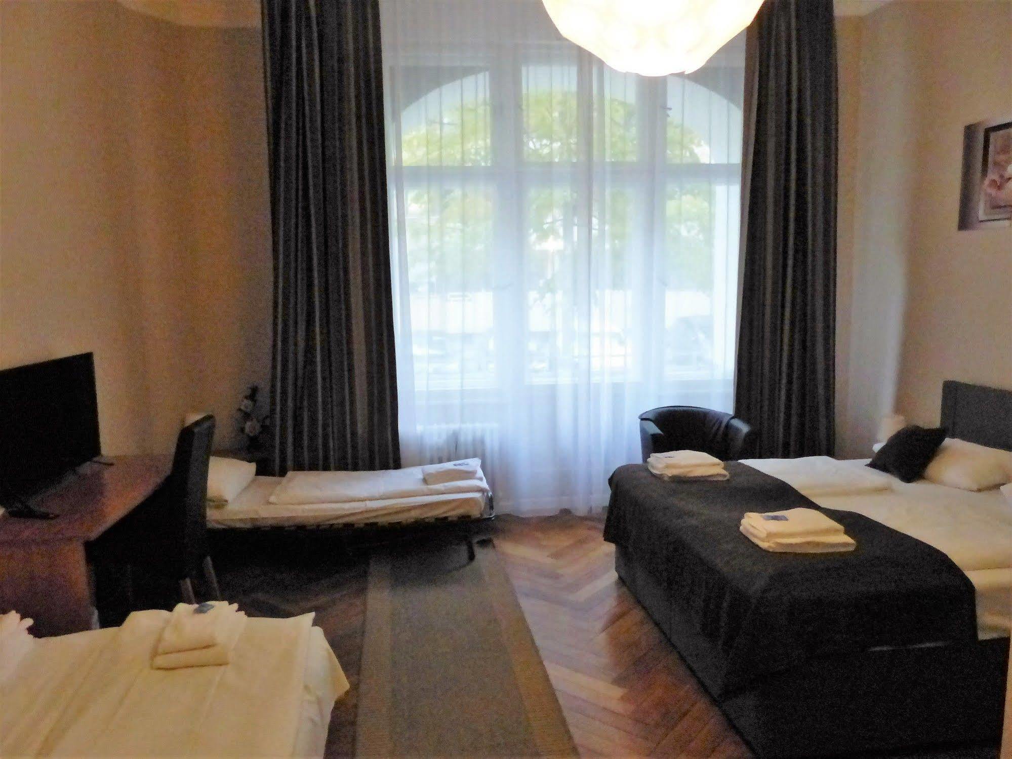 Hotel Elegia Am Kurfuerstendamm Berlin Bagian luar foto