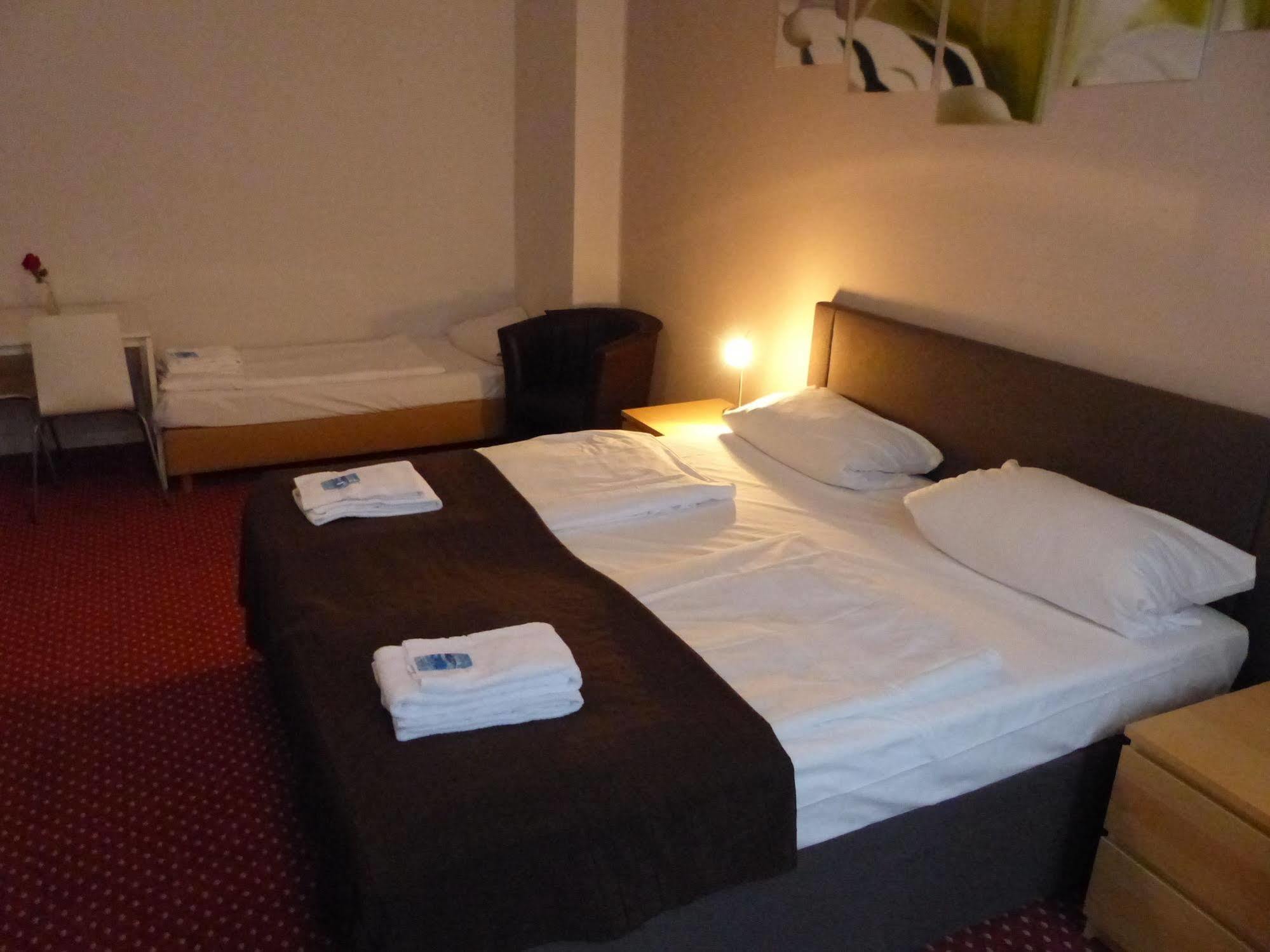 Hotel Elegia Am Kurfuerstendamm Berlin Bagian luar foto